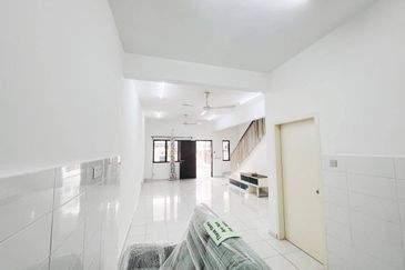 Double Storey Terrace House Intermediate Setia Permai 1 Setia Alam 