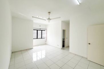 Double Storey Terrace House Intermediate Setia Permai 1 Setia Alam 