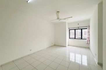 Double Storey Terrace House Intermediate Setia Permai 1 Setia Alam 