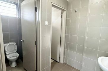 Office Lot Pusat Korporat Melawati, Taman Melawati, Kuala Lumpur For Sale!!!