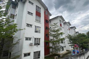 Danau Seri Apartments