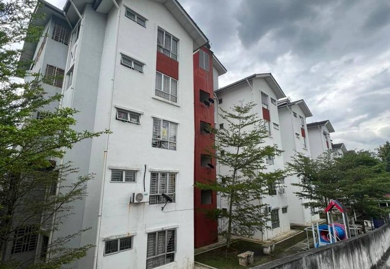 Danau Seri Apartments