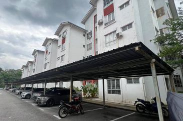 Danau Seri Apartments