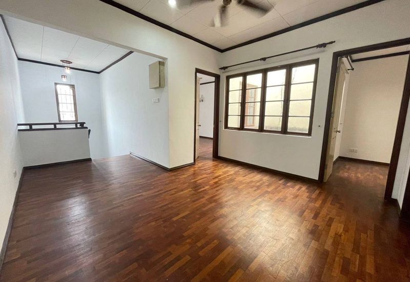 Double Storey Superlink Jalan Adang, Seksyen U8 Bukit Jelutong, Shah Alam  