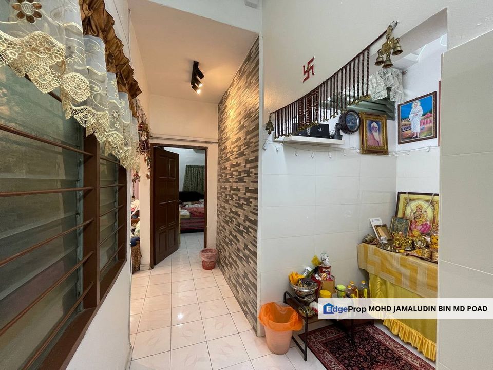 Extended Renovated Single Storey At Taman Maznah Klang , Selangor, Klang