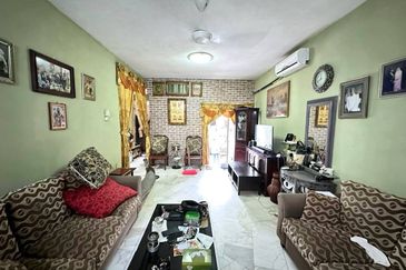 Ruby Apartment Seksyen U5 Subang Bestari, Shah Alam