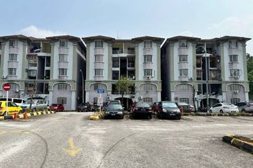 Ruby Apartment Seksyen U5 Subang Bestari, Shah Alam
