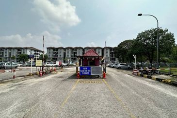Ruby Apartment Seksyen U5 Subang Bestari, Shah Alam