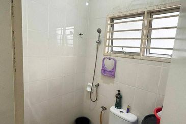 Single Storey Terrace Felicia Bandar Putera 2, Klang FOR SALE!