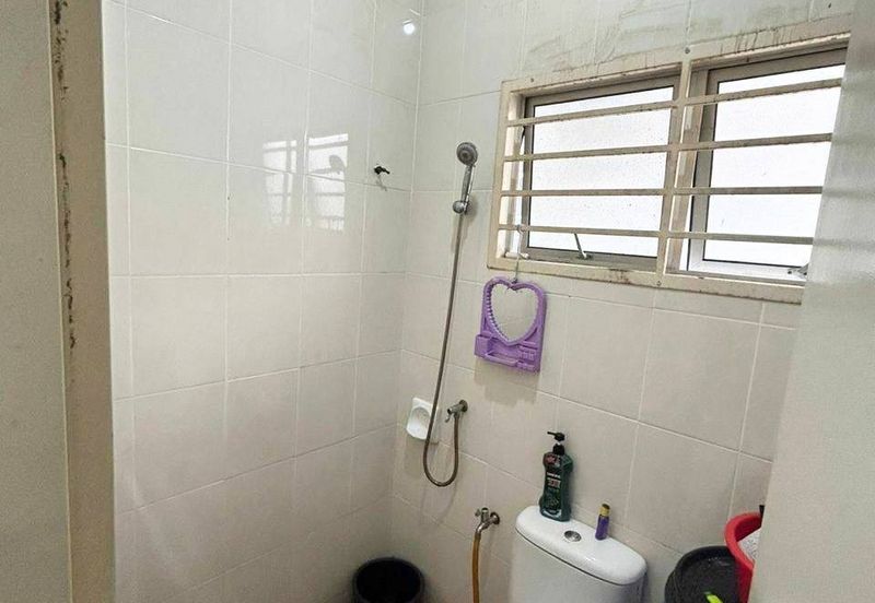 Single Storey Terrace Felicia Bandar Putera 2, Klang FOR SALE!