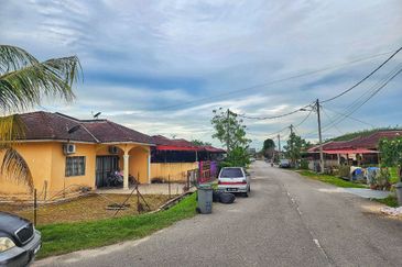RENO SEMI D TAMAN TERATAI MAHSAN BAHAU