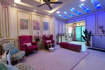 Puncak Pinggiran Putra