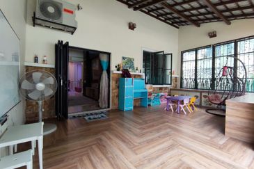 Puncak Pinggiran Putra