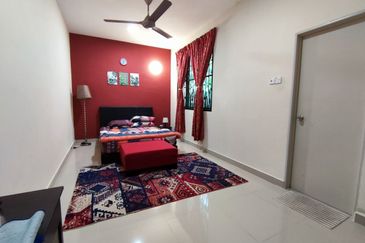 Puncak Pinggiran Putra