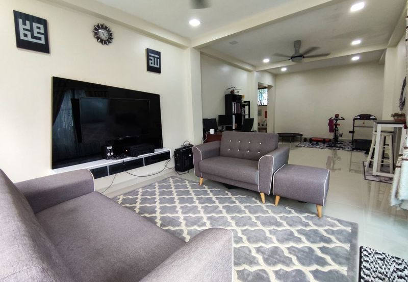 Puncak Pinggiran Putra