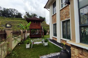 Puncak Pinggiran Putra