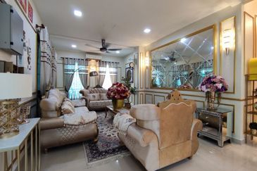 Puncak Pinggiran Putra