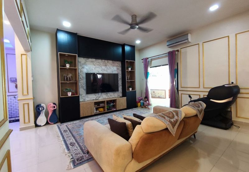 Puncak Pinggiran Putra