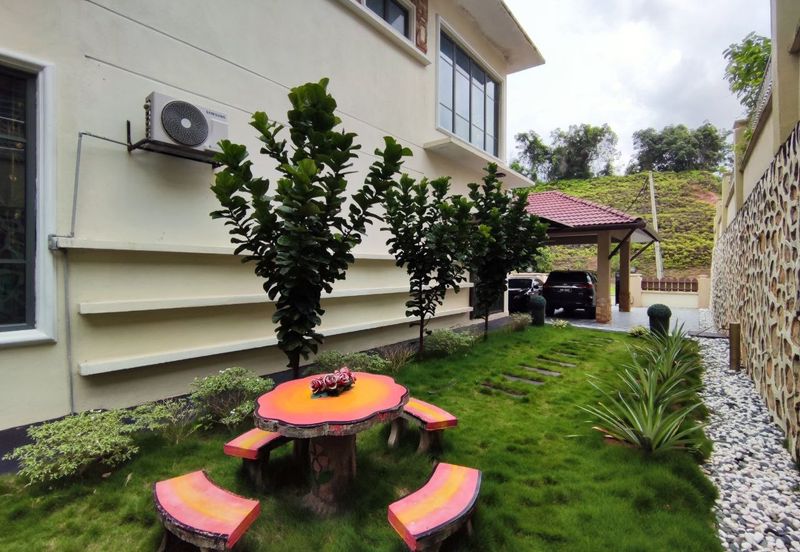 Puncak Pinggiran Putra