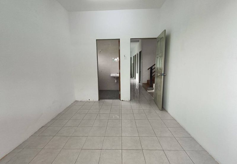 Double Storey Jalan Kebun, Seksyen 30, Shah Alam For Sale!