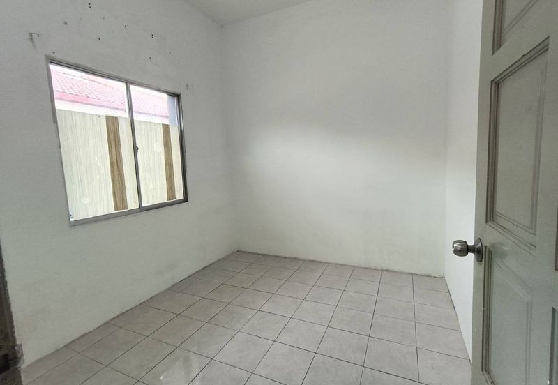 Double Storey Jalan Kebun, Seksyen 30, Shah Alam For Sale!