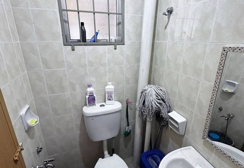 END LOT Apartment Seri Ixora Seksyen 27, Shah Alam 