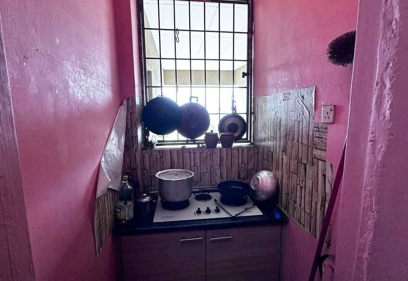 END LOT Apartment Seri Ixora Seksyen 27, Shah Alam 