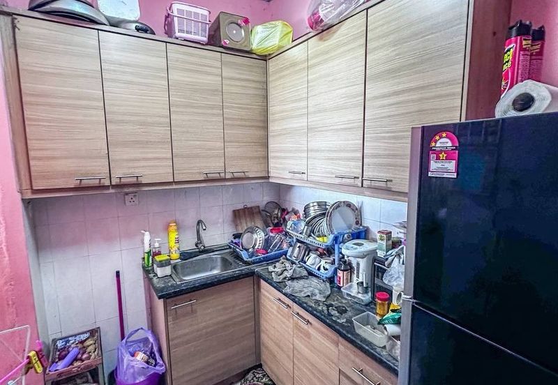 END LOT Apartment Seri Ixora Seksyen 27, Shah Alam 