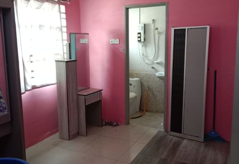 1.5 storey Semi D Taman Kasih Putera, Bahau 