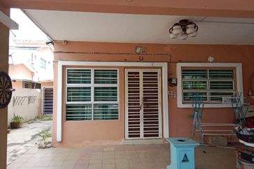 1.5 storey Semi D Taman Kasih Putera, Bahau 