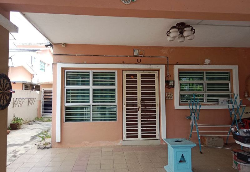 1.5 storey Semi D Taman Kasih Putera, Bahau 