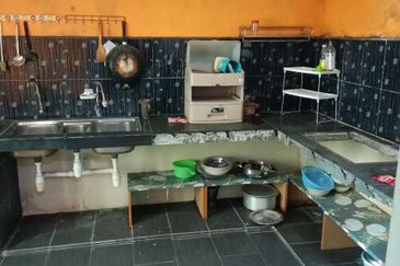 1.5 storey Semi D Taman Kasih Putera, Bahau 