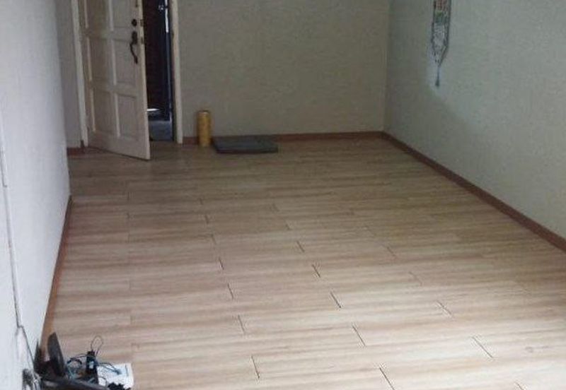 Iris Apartment, Taman Saujana Utama