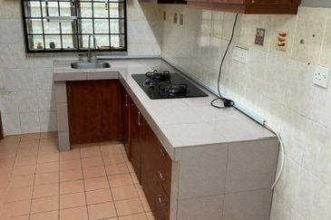 Iris Apartment, Taman Saujana Utama