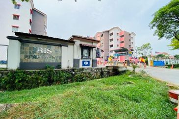 Iris Apartment, Taman Saujana Utama