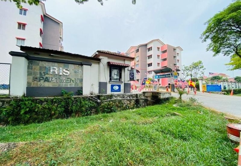 Iris Apartment, Taman Saujana Utama