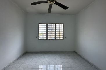 RENOVATED Apartment Sri Saujana Level 1 Bandar Saujana Putra SP 4, Bandar Saujana Putra 