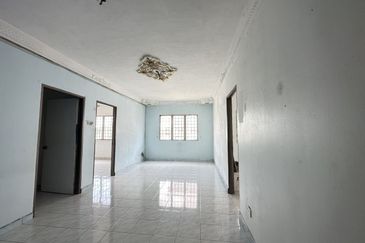 RENOVATED Apartment Sri Saujana Level 1 Bandar Saujana Putra SP 4, Bandar Saujana Putra 