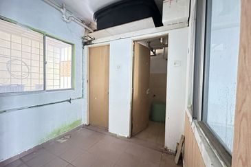 RENOVATED Apartment Sri Saujana Level 1 Bandar Saujana Putra SP 4, Bandar Saujana Putra 