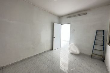 RENOVATED Apartment Sri Saujana Level 1 Bandar Saujana Putra SP 4, Bandar Saujana Putra 