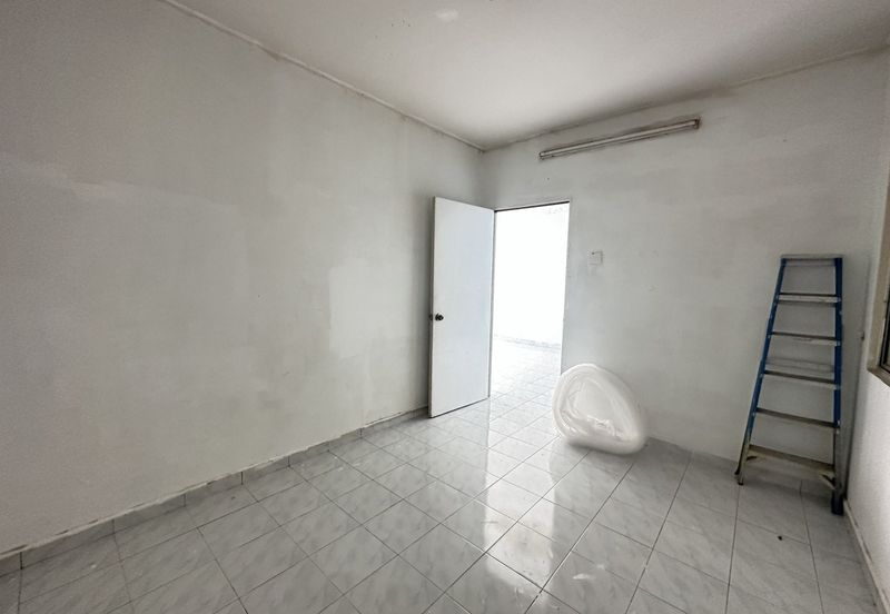 RENOVATED Apartment Sri Saujana Level 1 Bandar Saujana Putra SP 4, Bandar Saujana Putra 