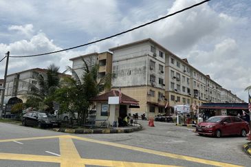 RENOVATED Apartment Sri Saujana Level 1 Bandar Saujana Putra SP 4, Bandar Saujana Putra 