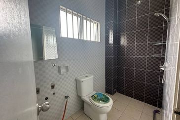 SEMI-D Cluster 2-storey house, Bandar Saujana Putra 