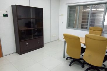 RENOVATED Lot Unit Kedai 1-tingkat Bandar Saujana Putra SP 8, Bandar Saujana Putra 