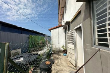 Taman Laman Desa, Desa Latania