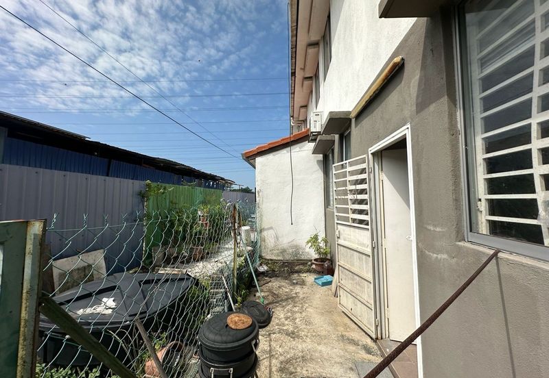 Taman Laman Desa, Desa Latania