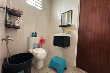 Taman Laman Desa, Desa Latania