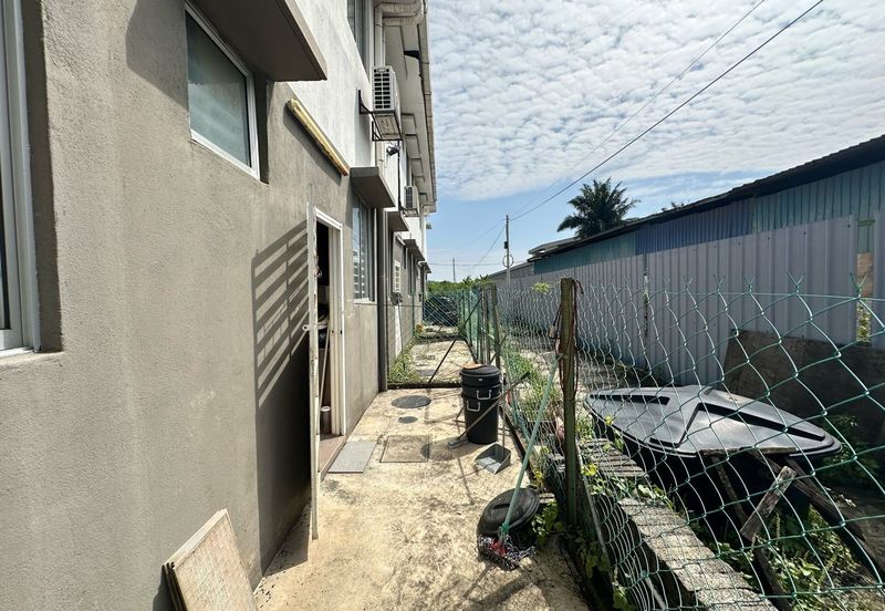 Taman Laman Desa, Desa Latania