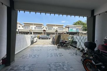 Taman Laman Desa, Desa Latania