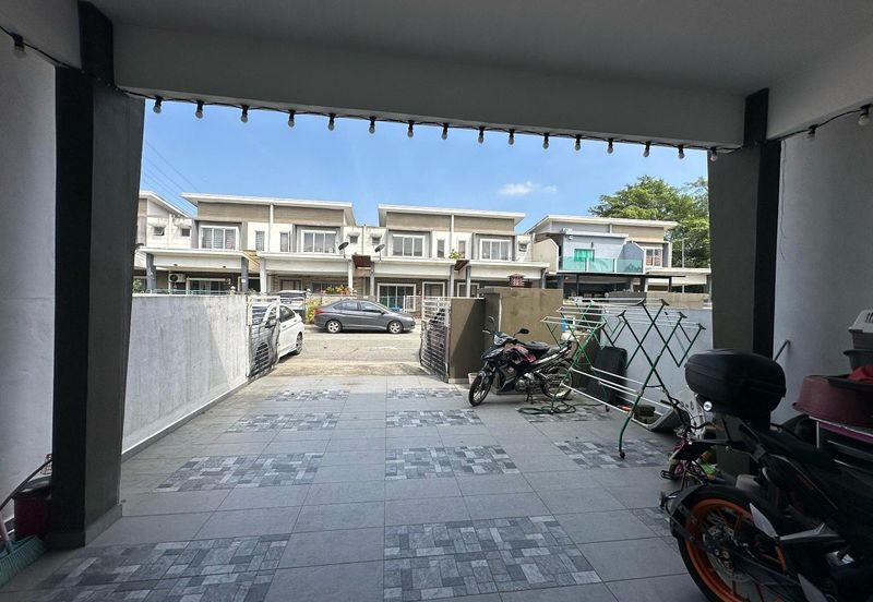 Taman Laman Desa, Desa Latania